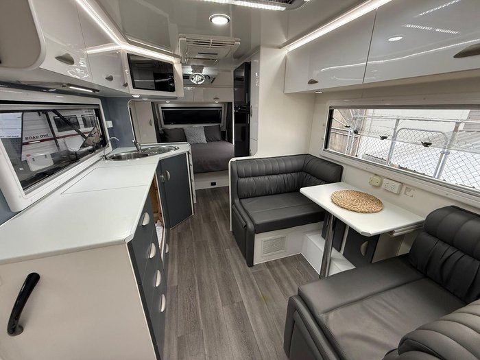 2020 Sunseeker Dessert Storm