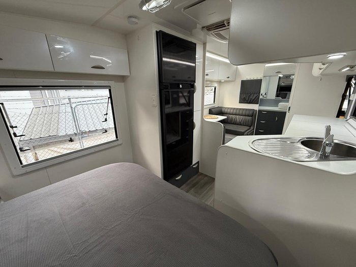 2020 Sunseeker Dessert Storm