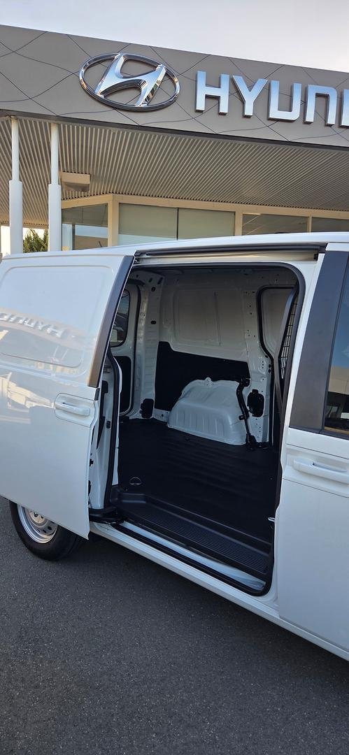 2024 Hyundai STARIA LOAD US4.V2 MY24 Creamy White