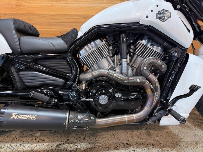 2009 Harley-davidson VRSCF MUSCLE White