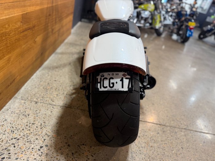 2009 Harley-davidson VRSCF MUSCLE White