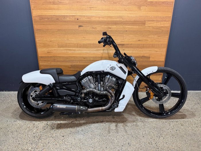 2009 Harley-davidson VRSCF MUSCLE White