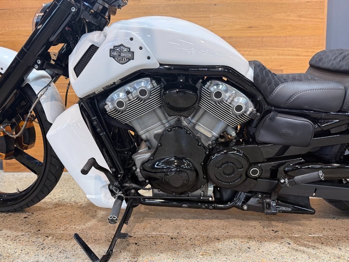 2009 Harley-davidson VRSCF MUSCLE White