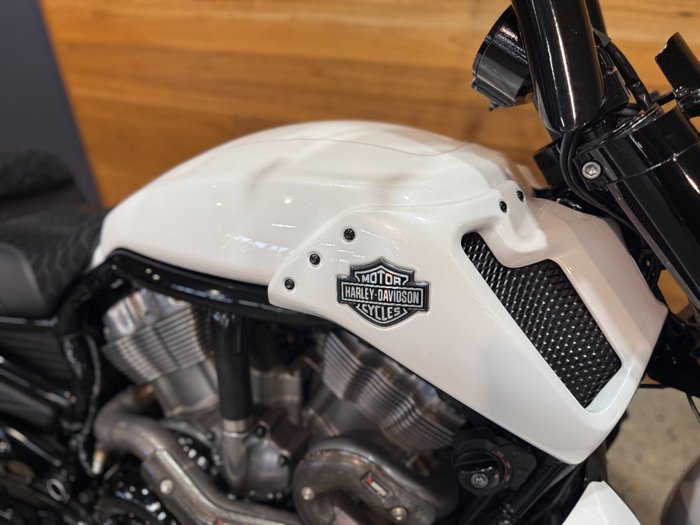2009 Harley-davidson VRSCF MUSCLE White
