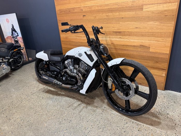 2009 Harley-davidson VRSCF MUSCLE White