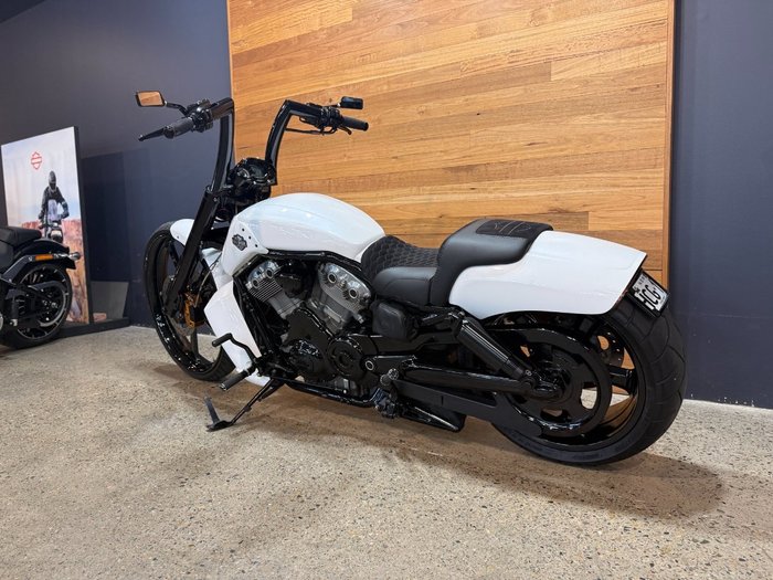 2009 Harley-davidson VRSCF MUSCLE White