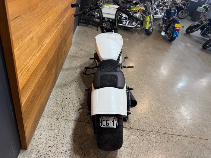 2009 Harley-davidson VRSCF MUSCLE White