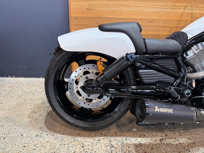 2009 Harley-davidson VRSCF MUSCLE White