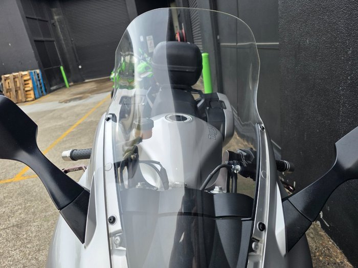 2011 Triumph SPRINT GT SILVER