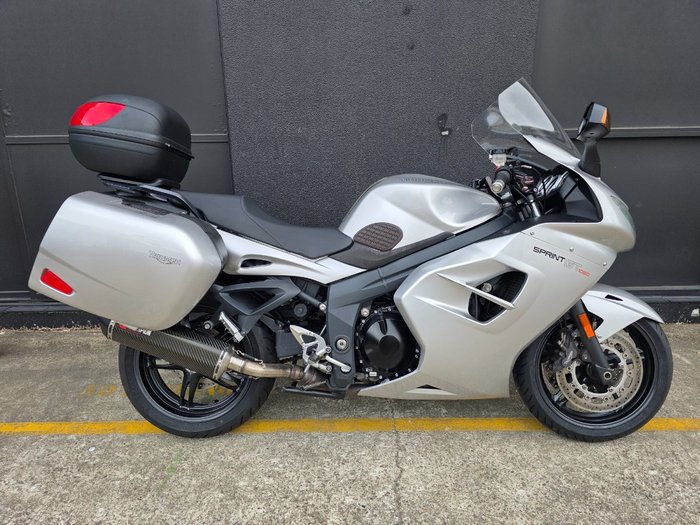 2011 Triumph SPRINT GT SILVER