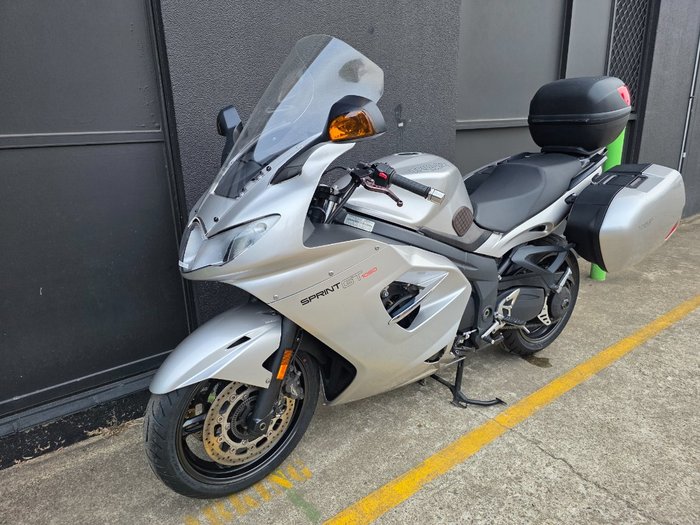 2011 Triumph SPRINT GT SILVER
