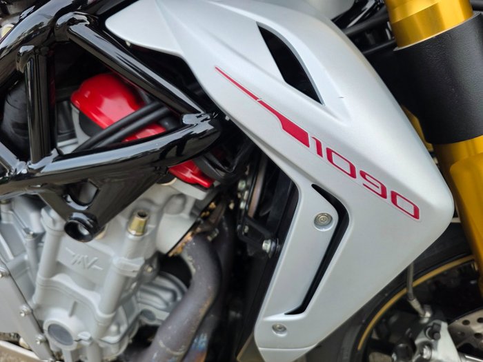 2016 MV Agusta BRUTALE 1090 RR RED