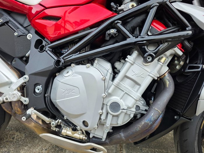 2016 MV Agusta BRUTALE 1090 RR RED