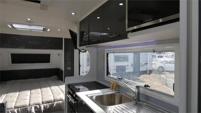 2019 New Age Caravans Big Red 20 Series Deluxe WHITE