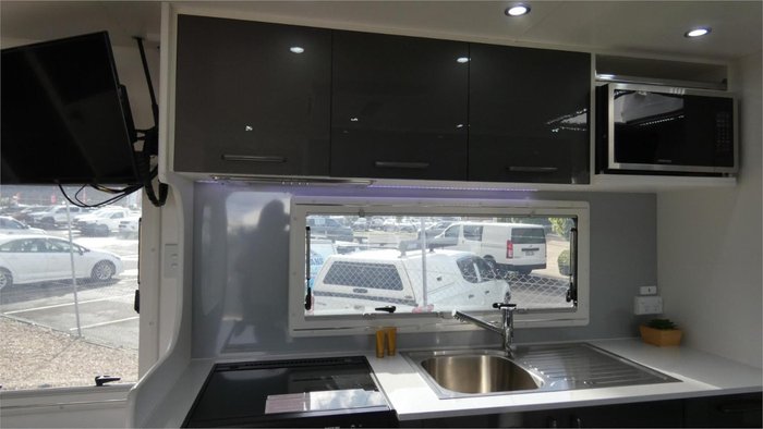 2019 New Age Caravans Big Red 20 Series Deluxe WHITE