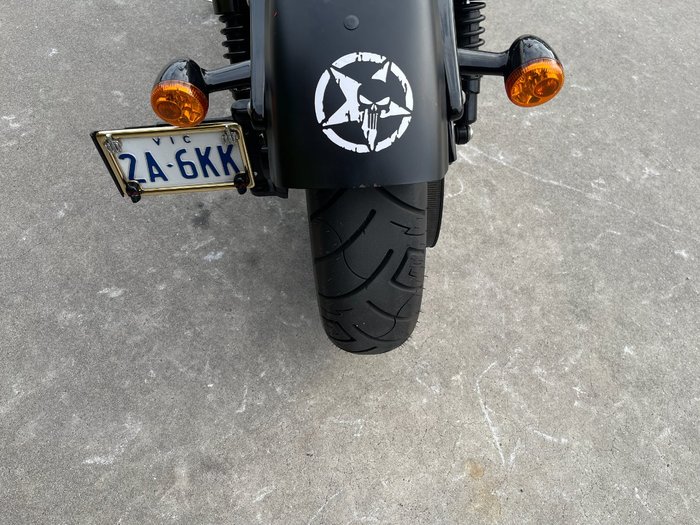 2010 HARLEY-DAVIDSON XL883 IRON 883 Black
