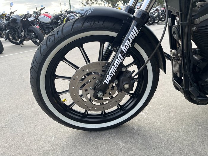 2010 HARLEY-DAVIDSON XL883 IRON 883 Black