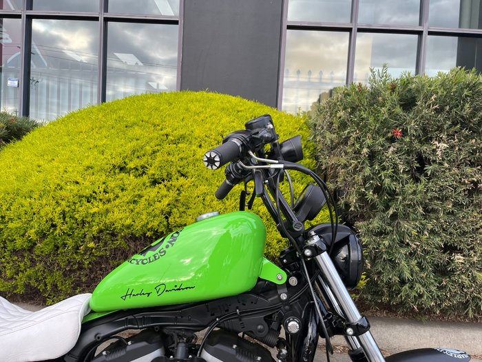 2010 HARLEY-DAVIDSON XL883 IRON 883 Black