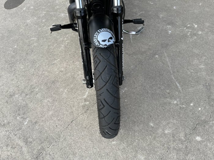 2010 HARLEY-DAVIDSON XL883 IRON 883 Black
