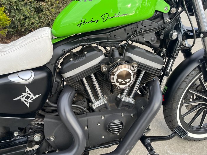 2010 HARLEY-DAVIDSON XL883 IRON 883 Black