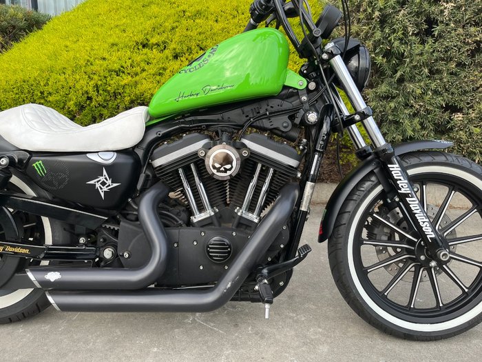 2010 HARLEY-DAVIDSON XL883 IRON 883 Black