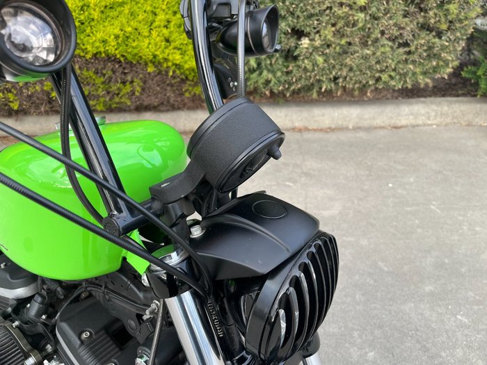 2010 HARLEY-DAVIDSON XL883 IRON 883 Black
