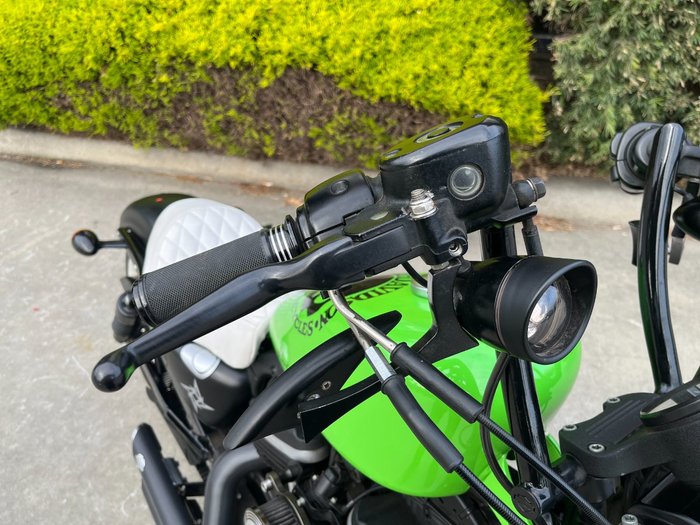 2010 HARLEY-DAVIDSON XL883 IRON 883 Black