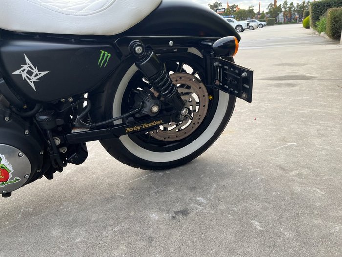 2010 HARLEY-DAVIDSON XL883 IRON 883 Black