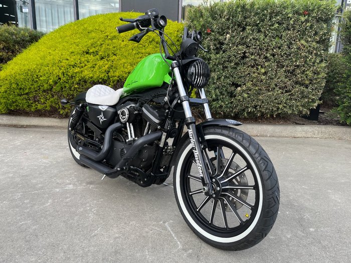 2010 HARLEY-DAVIDSON XL883 IRON 883 Black