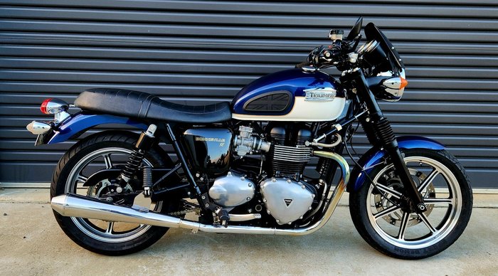 2009 Triumph Bonneville SE Bonneville Blue