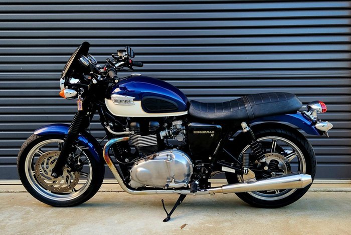 2009 Triumph Bonneville SE Bonneville Blue