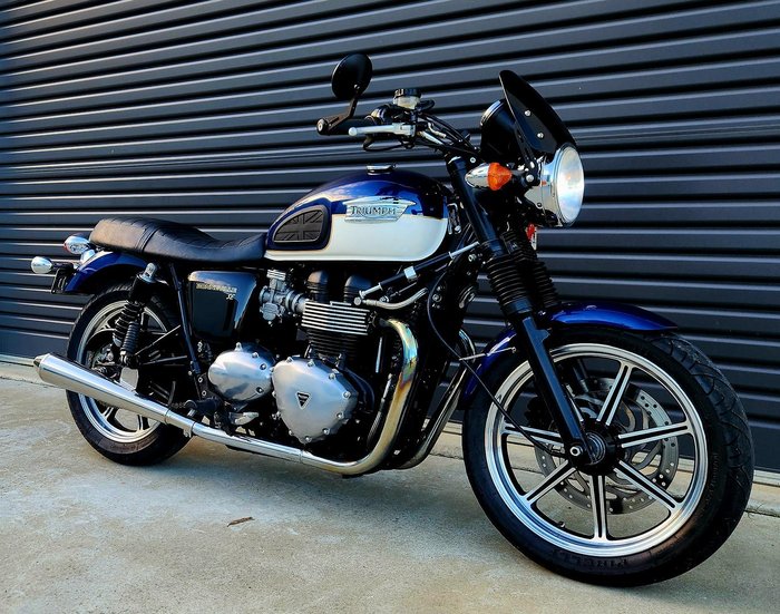 2009 Triumph Bonneville SE Bonneville Blue