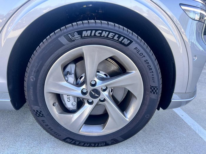 2025 Genesis GV70 2.5T ADVANCED