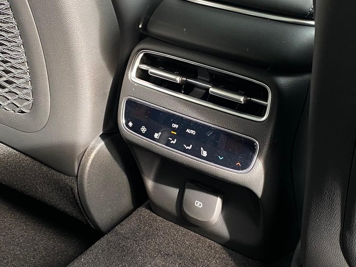 2025 Genesis GV70 2.5T SIGNATURE