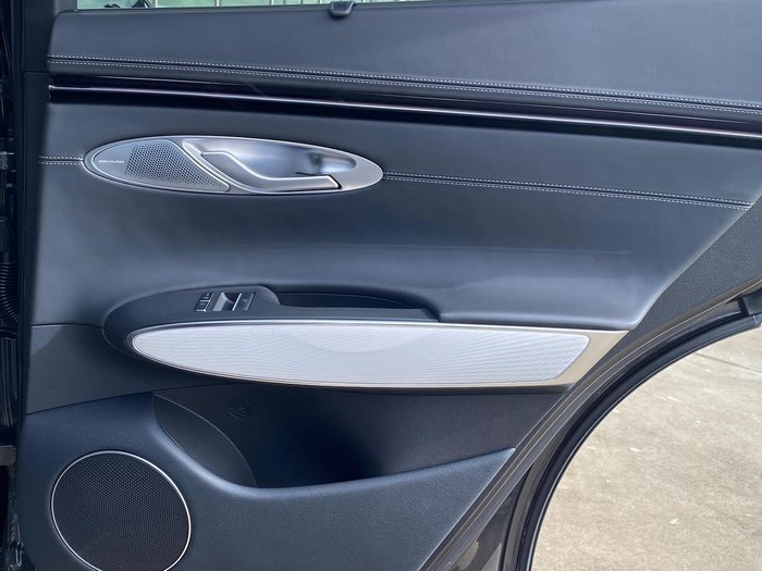 2025 Genesis GV70 2.5T SIGNATURE