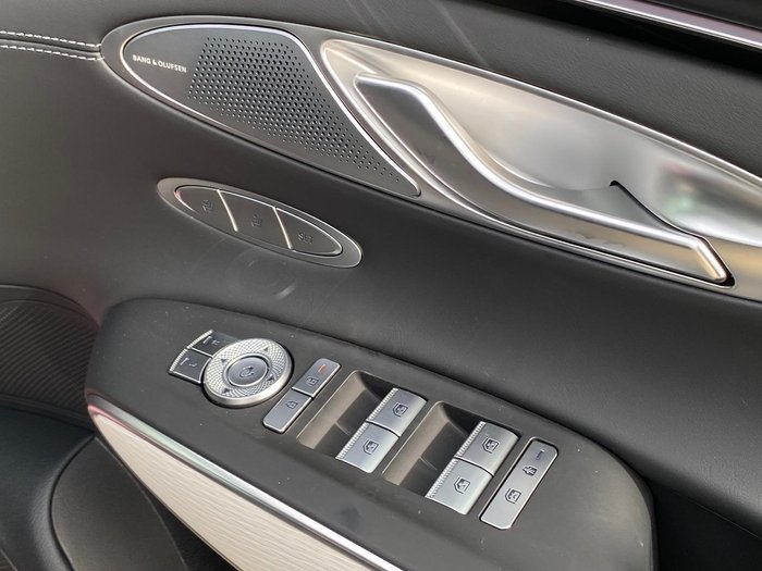 2025 Genesis GV70 2.5T SIGNATURE