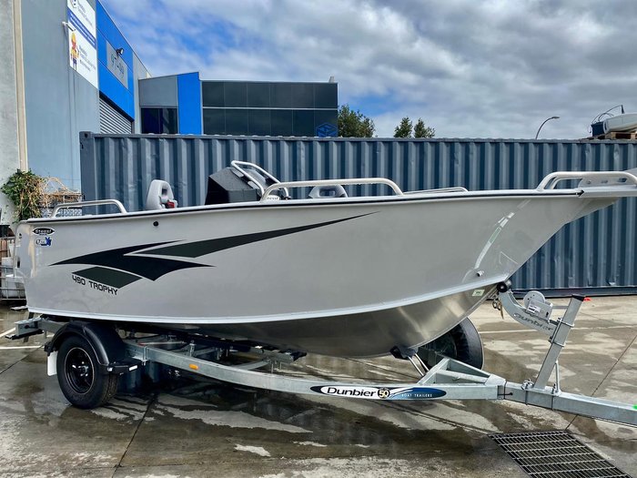 2023 Stessl 490 Trophy Side Console