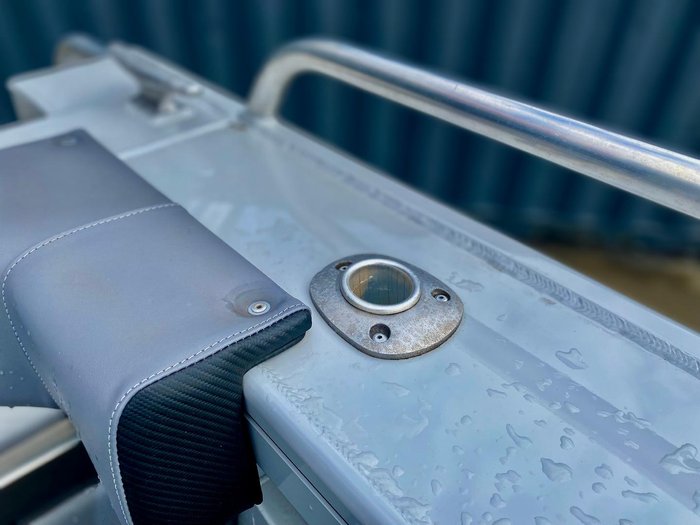 2023 Stessl 490 Trophy Side Console