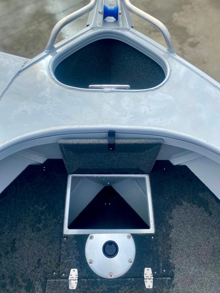 2023 Stessl 490 Trophy Side Console