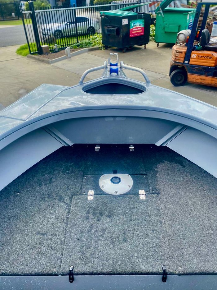 2023 Stessl 490 Trophy Side Console