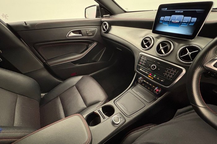 2015 Mercedes-Benz CLA-Class CLA200
