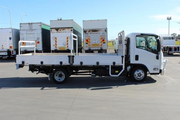 2021 Isuzu Nlr 45-150