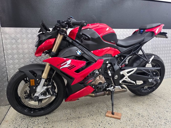 2022 BMW Motorrad S 1000 R RED