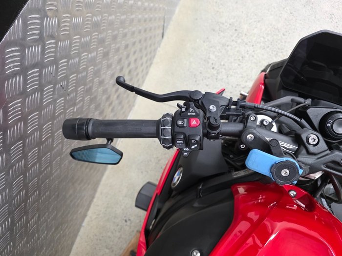 2022 BMW Motorrad S 1000 R RED