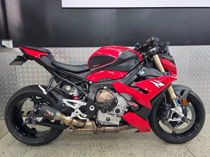 2022 BMW Motorrad S 1000 R RED