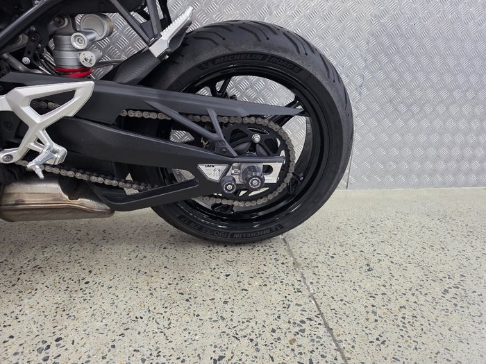2022 BMW Motorrad S 1000 R RED
