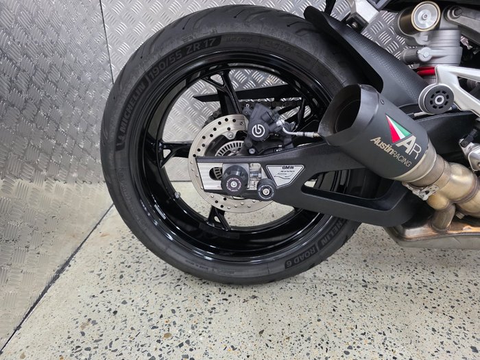2022 BMW Motorrad S 1000 R RED