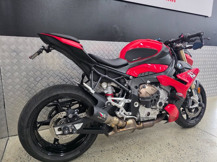 2022 BMW Motorrad S 1000 R RED
