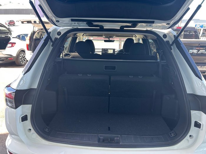 2025 Mitsubishi Outlander LS