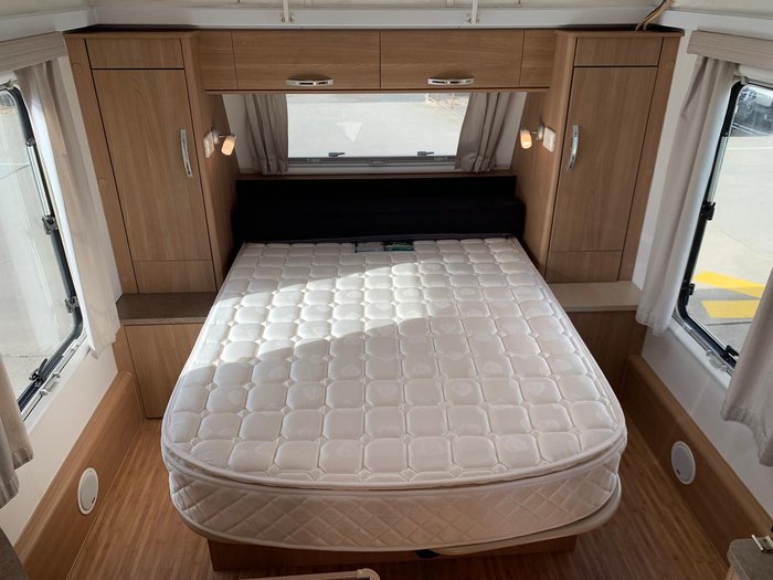 2014 Jayco Journey Outback 17.55-3 Pop Top